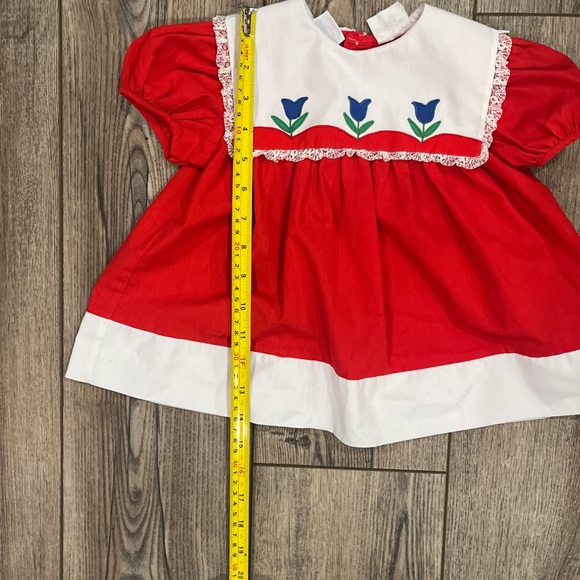 Vintage Girls Adorable Red Dress with Blue Tulip Details (paper tag) - Picture 5 of 7